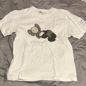Uniqlo x Kaws shirt